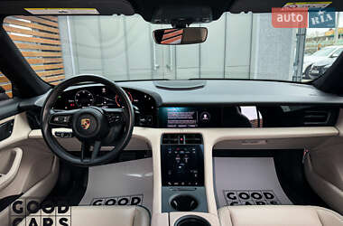 Седан Porsche Taycan 2022 в 