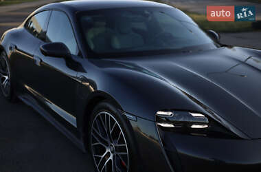 Седан Porsche Taycan 2020 в 