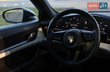 Седан Porsche Taycan 2020 в 