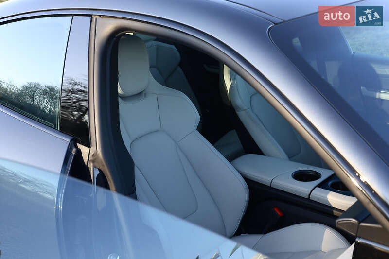 Седан Porsche Taycan 2020 в Львові
