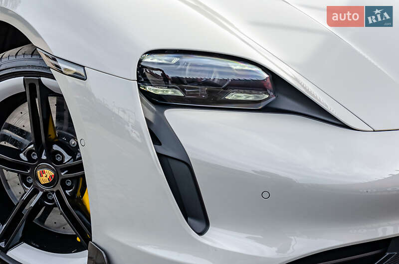 Седан Porsche Taycan 2021 в Києві