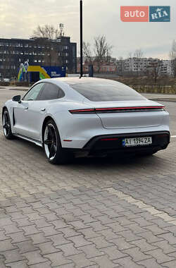 Седан Porsche Taycan 2021 в 