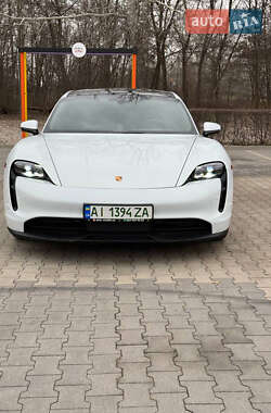 Седан Porsche Taycan 2021 в 
