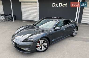 Седан Porsche Taycan 2022 в 