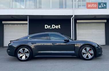 Седан Porsche Taycan 2022 в 