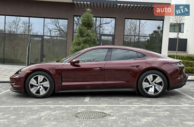 Седан Porsche Taycan 2023 в 