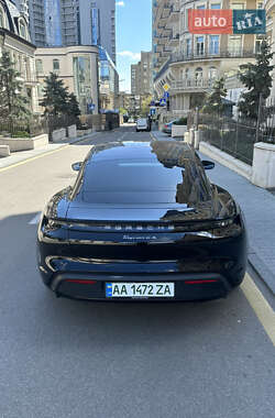 Седан Porsche Taycan 2022 в 