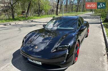 Седан Porsche Taycan 2020 в 