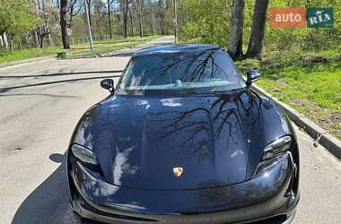 Седан Porsche Taycan 2020 в 