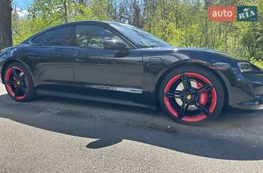 Седан Porsche Taycan 2020 в 
