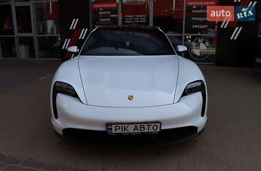 Седан Porsche Taycan 2021 в 