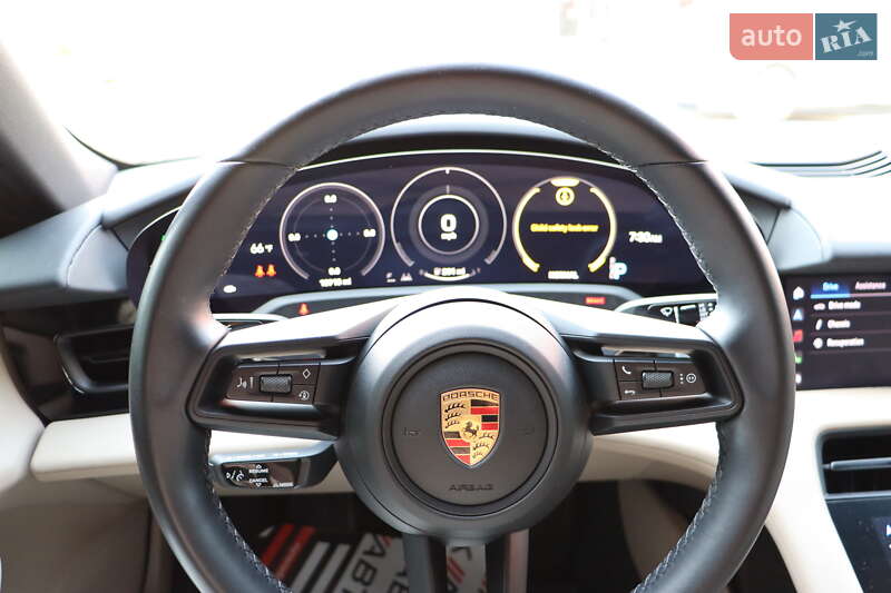 Седан Porsche Taycan 2021 в Львове