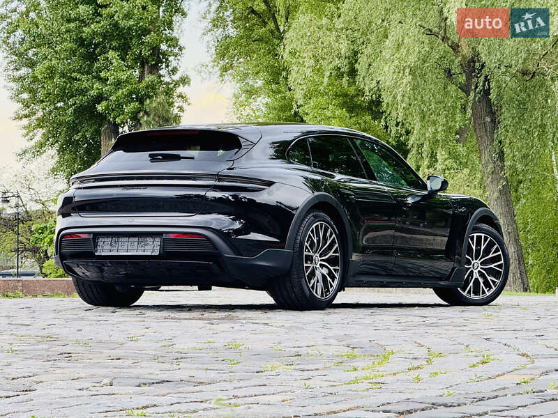 Седан Porsche Taycan 2022 в 