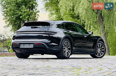 Седан Porsche Taycan 2022 в 