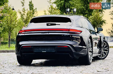 Седан Porsche Taycan 2022 в 