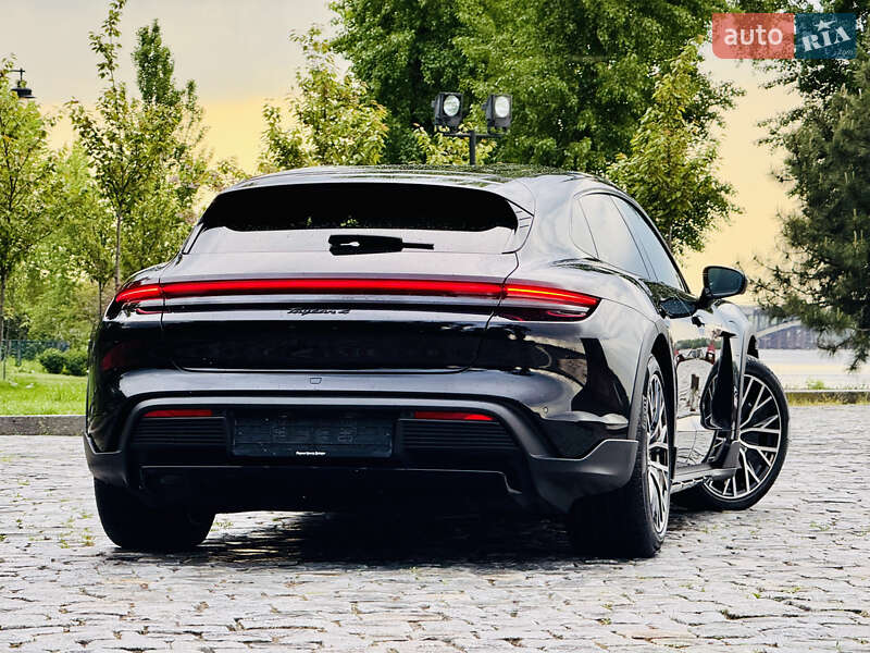 Седан Porsche Taycan 2022 в Киеве