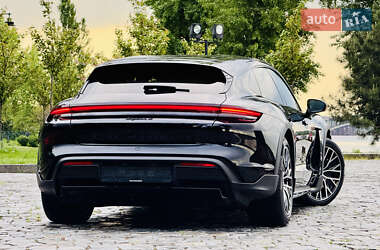 Седан Porsche Taycan 2022 в 