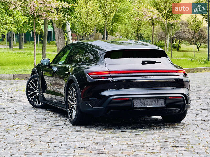 Седан Porsche Taycan 2022 в Киеве