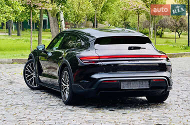 Седан Porsche Taycan 2022 в 