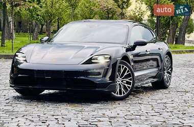 Седан Porsche Taycan 2022 в 