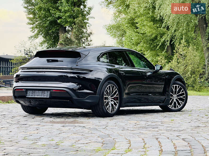 Седан Porsche Taycan 2022 в Киеве