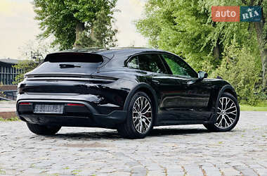 Седан Porsche Taycan 2022 в 