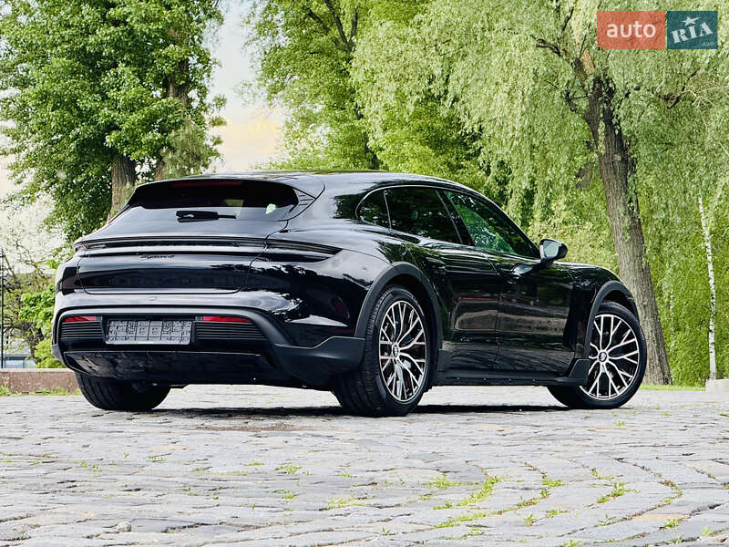 Седан Porsche Taycan 2022 в Киеве