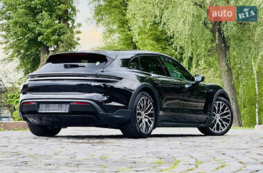 Седан Porsche Taycan 2022 в 