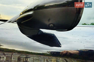 Седан Porsche Taycan 2022 в 