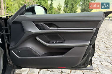 Седан Porsche Taycan 2022 в 