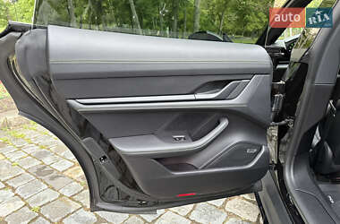 Седан Porsche Taycan 2022 в 