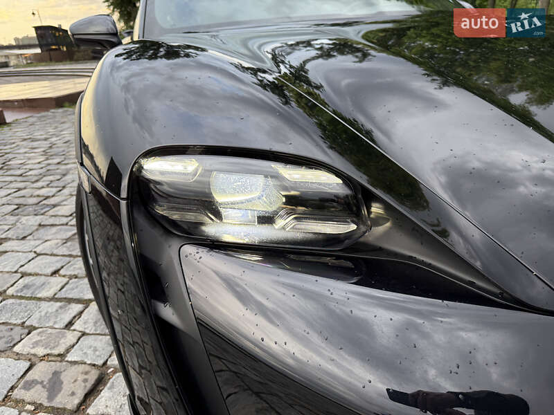 Седан Porsche Taycan 2022 в Киеве