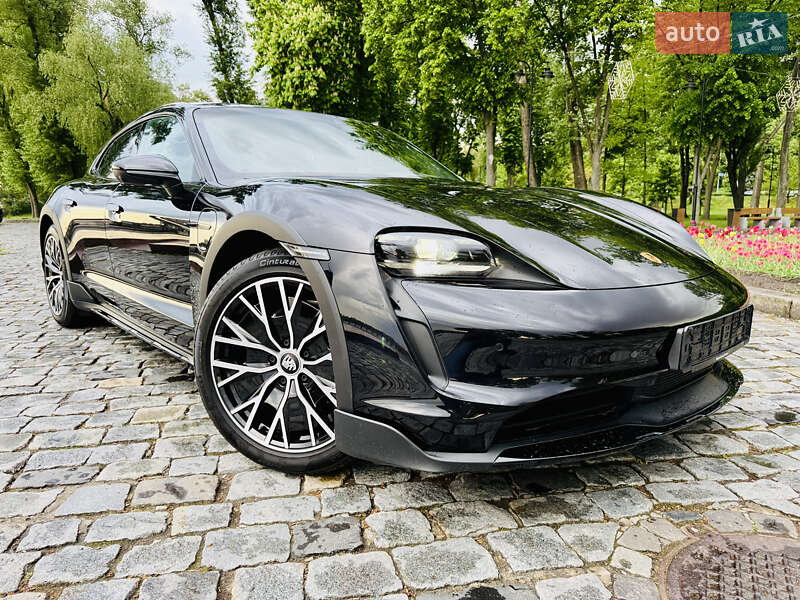 Седан Porsche Taycan 2022 в Киеве