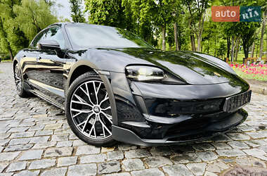 Седан Porsche Taycan 2022 в 