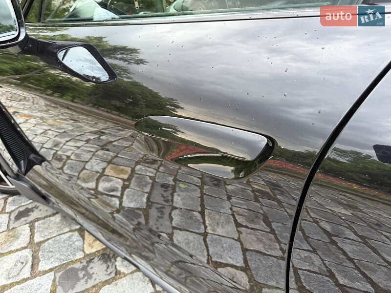 Седан Porsche Taycan 2022 в Киеве