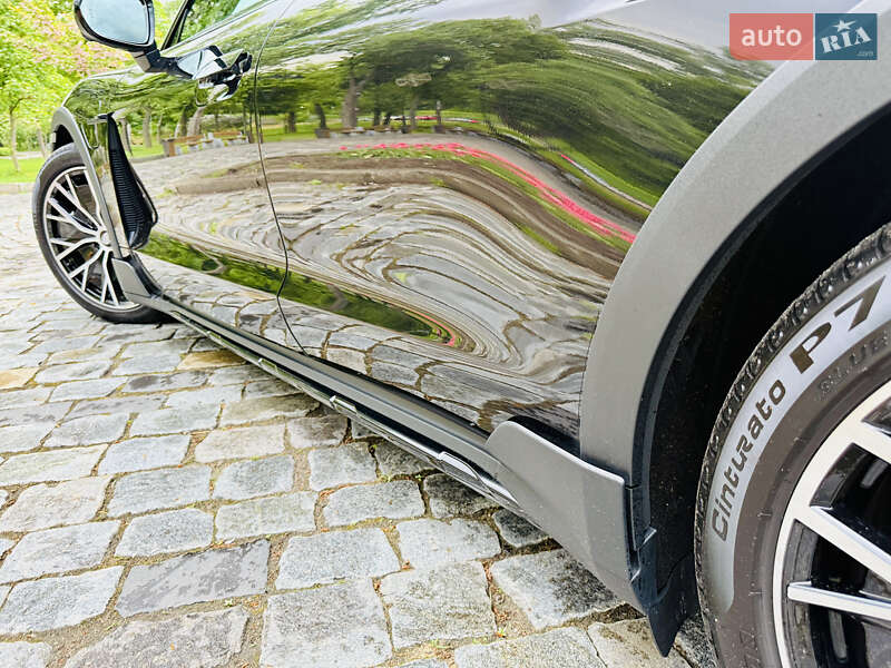 Седан Porsche Taycan 2022 в Киеве