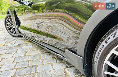 Седан Porsche Taycan 2022 в 