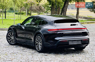 Седан Porsche Taycan 2022 в 