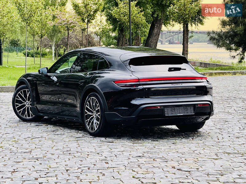 Седан Porsche Taycan 2022 в Киеве
