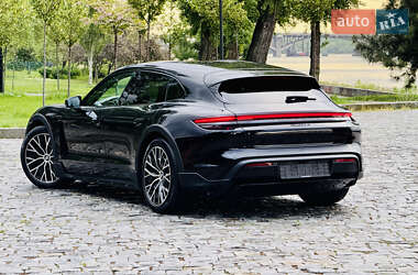 Седан Porsche Taycan 2022 в 