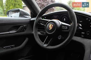 Седан Porsche Taycan 2023 в 