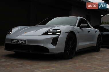 Седан Porsche Taycan 2023 в 