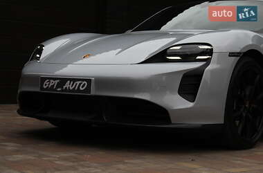 Седан Porsche Taycan 2023 в 