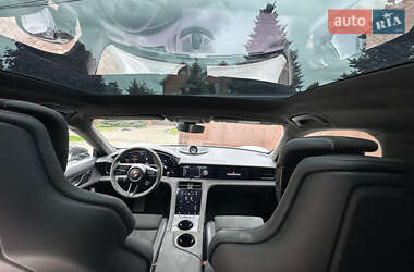 Седан Porsche Taycan 2023 в 