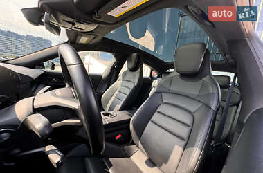 Седан Porsche Taycan 2021 в 