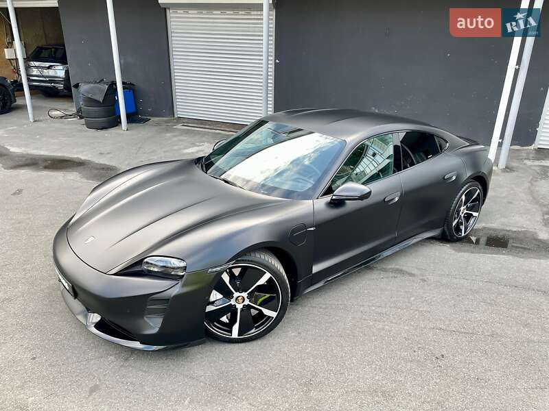Седан Porsche Taycan 2020 в Киеве