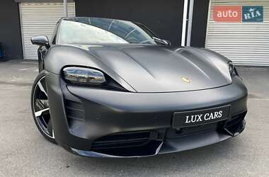 Седан Porsche Taycan 2020 в 