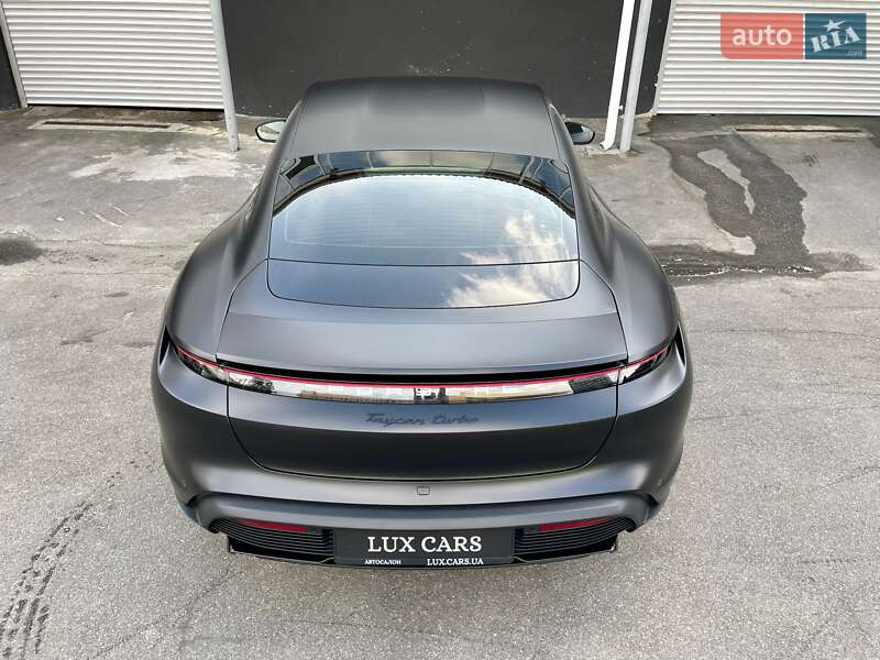 Седан Porsche Taycan 2020 в Киеве