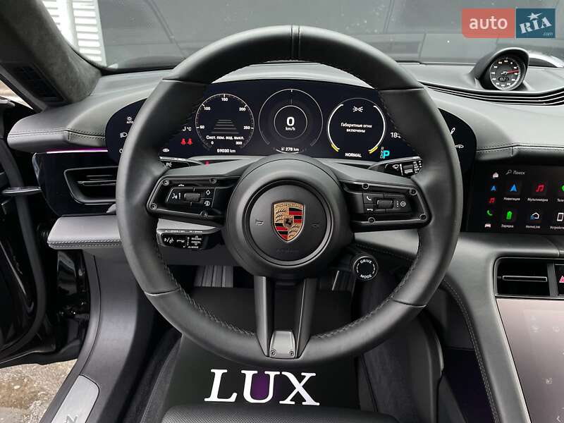 Седан Porsche Taycan 2020 в Киеве