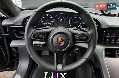 Седан Porsche Taycan 2020 в 